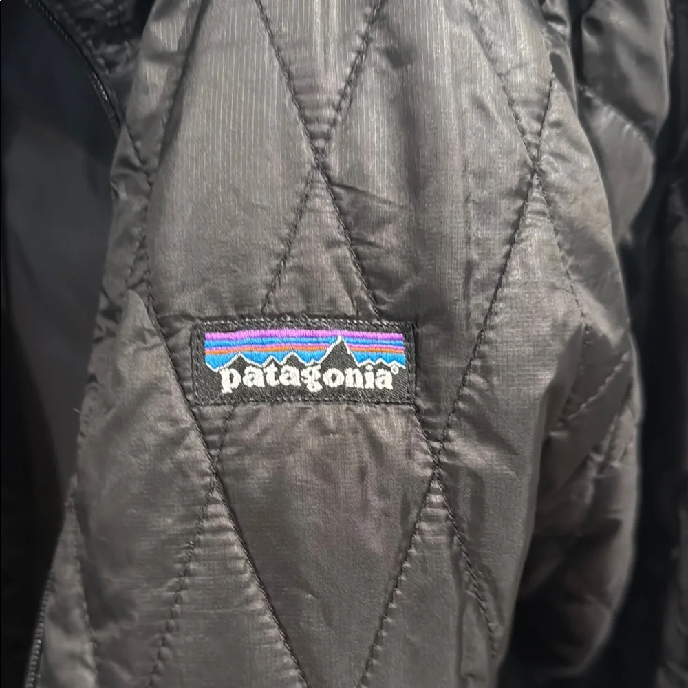 Patagonia Black Quilted Jacket - Picture 2 of 4
